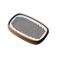 IRONFORM Tablett oval aus Walnussholz mit perforiertem Metalleinsatz – freigestellte Produktdarstellung