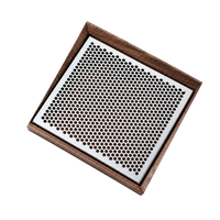 IRONFORM Tablett rechteckig aus Walnussholz mit perforiertem Metalleinsatz – freigestellte Produktdarstellung; ohne Dekoration